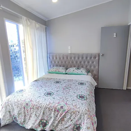 West Side Beautiful And Quiet Home Auckland Room photo